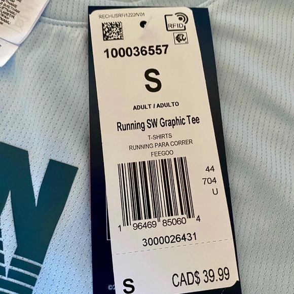 Reebok Womens Running Tshirt - Size Small with Tags Attached - Picture 3 of 4